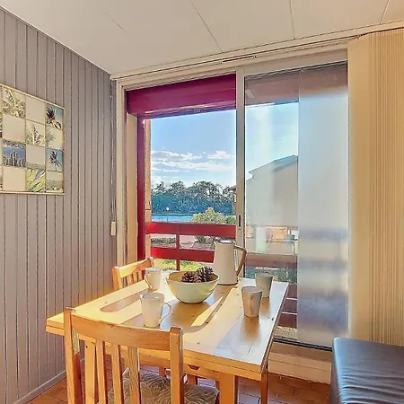Apartment S-lac 04-soustons 4 Personnes Dans Au Bord Du Marin Soustons